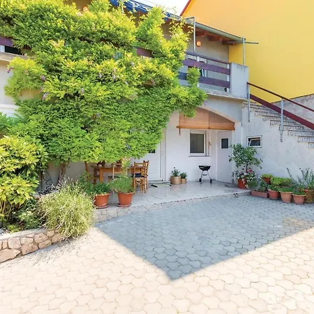 In With 1 Bedrooms&wifi Appartement *