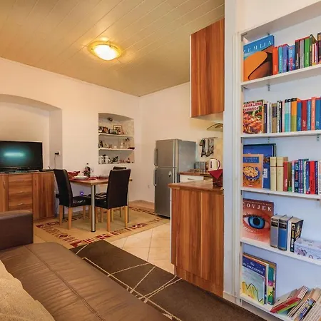 Appartement In With 1 Bedrooms&wifi Novi Vinodolski