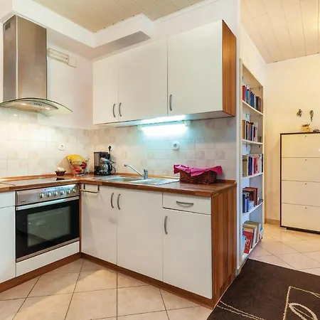 Appartement In With 1 Bedrooms&wifi